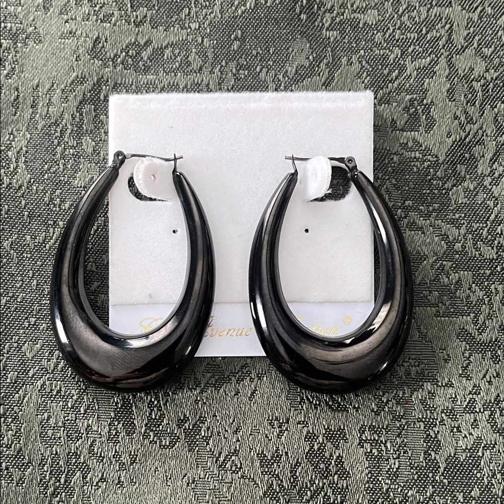 Y2K Black Chrome Teardrop Hoop Earrings | Chunky Black Statement